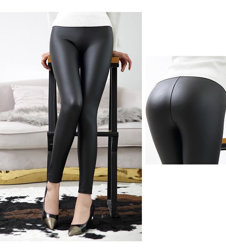 Costume Leather-look Pants